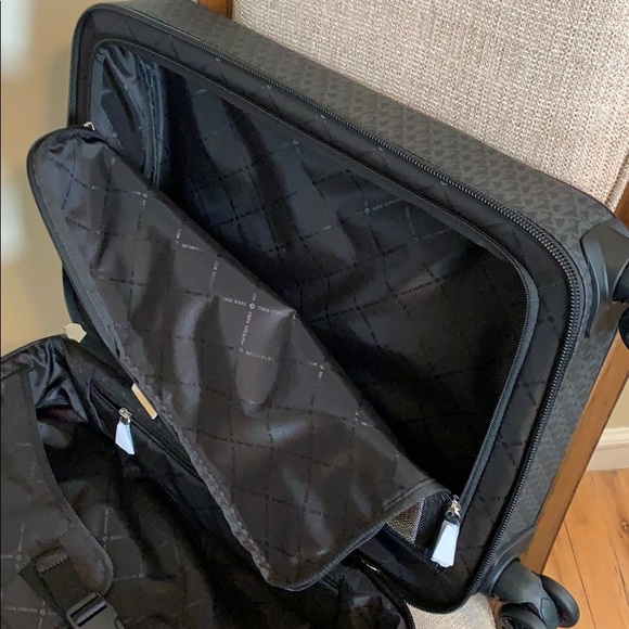 Michael Kors Carry On Luggage Trolley Black - Picture 6 of 8